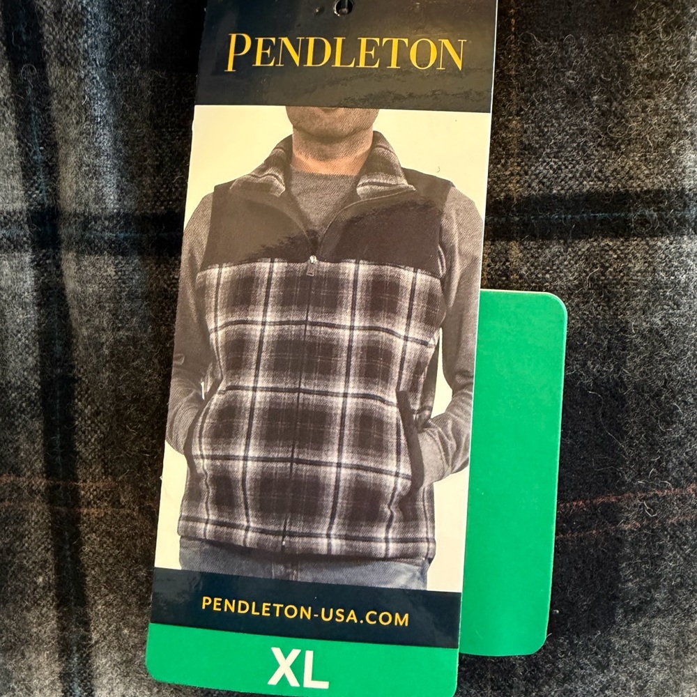 Pendleton Men's XL Wool Blend Insulated Vest Full Zip Black Plaid Stand Collar - Picture 7 of 9